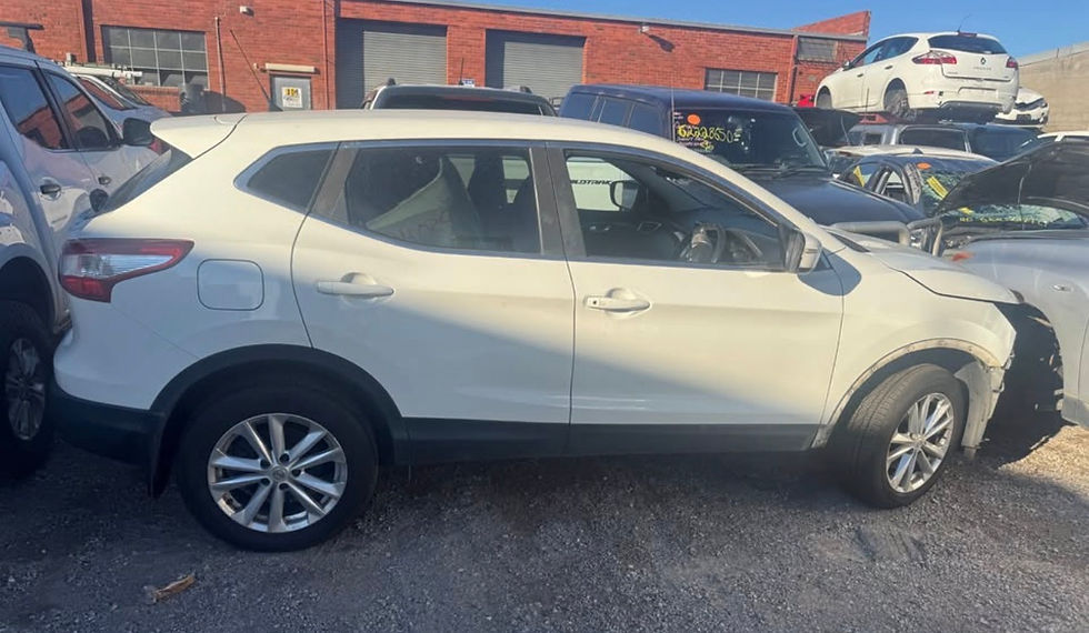 2014-2017 Nissan Qashqai J11 Alloy Wheel & Tyre 17 Inch 215/60R17 - 2017 Nissan Qashqai donor photo 2