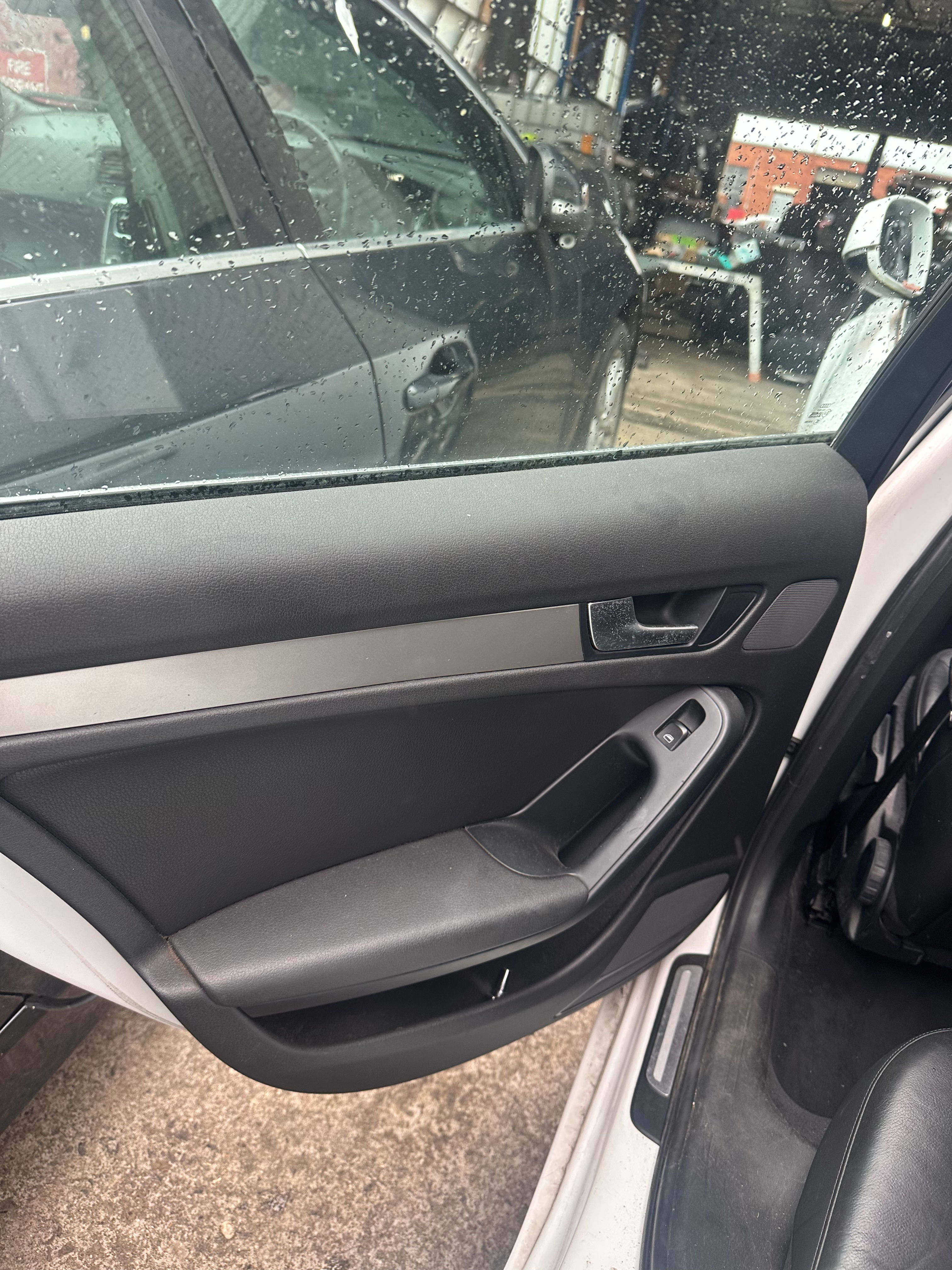2011-2012 Audi A4 B8 Avant Left Rear Door Trim Card