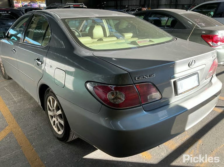 Thumbnail: 2001-2006 Lexus ES300 Passenger Front Leather Seat donor vehicle photo 8