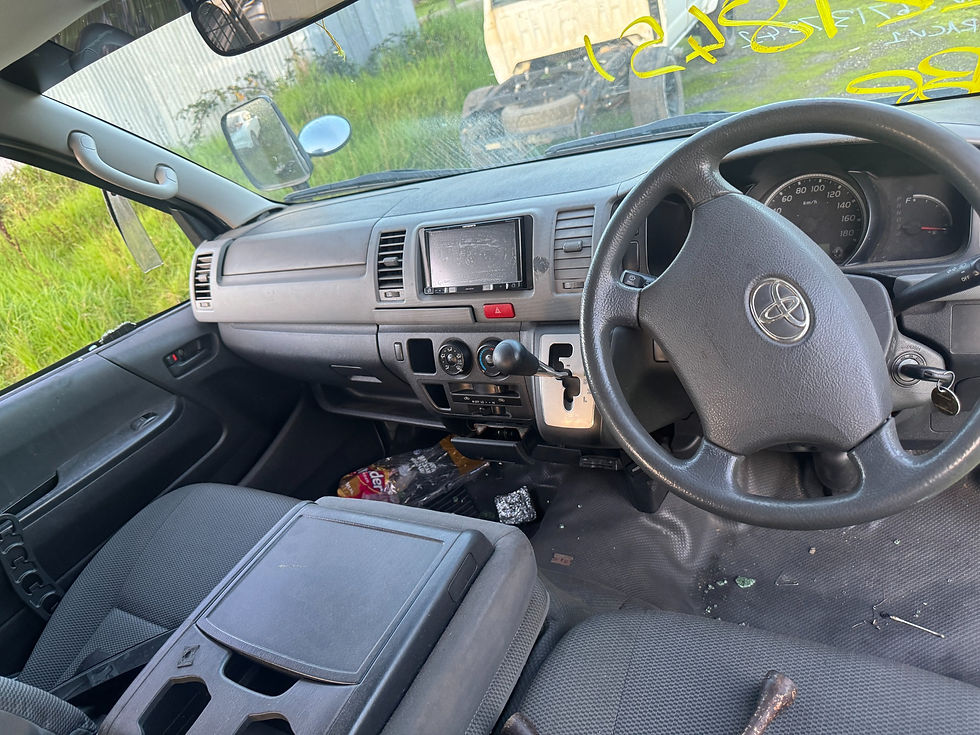 Thumbnail: 2013 Toyota Hiace KDH201 donor vehicle - AC Compressor photo 12