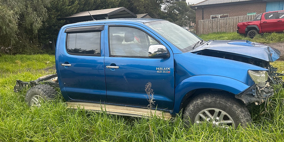 2012 Toyota Hilux 3.0 D-4D donor vehicle photo 2