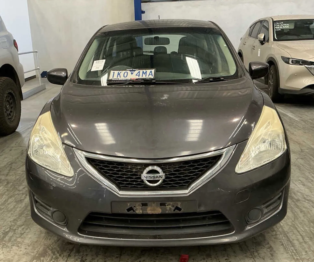 2015 Nissan Pulsar C12 ST donor photo 2 - Front Wiper Arms Pair