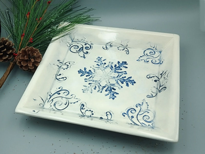 Miniature : Grande assiette carrée en faïence