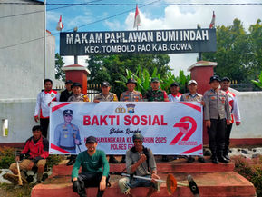 Bhakti Sosial Polsek Tombolopao Dalam Rangka HUT Bhayangkara KE-79: Wujud Sinergi Dan Kepedulian Terhadap Lingkungan