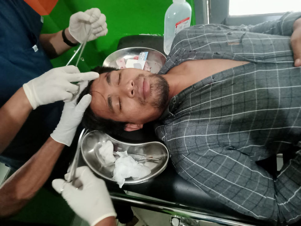 Bermaksud Menengahi perselisihan, Oknum Intel Brimob Polda sulbar kena Bogem...