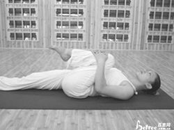 12 Подъем колена.