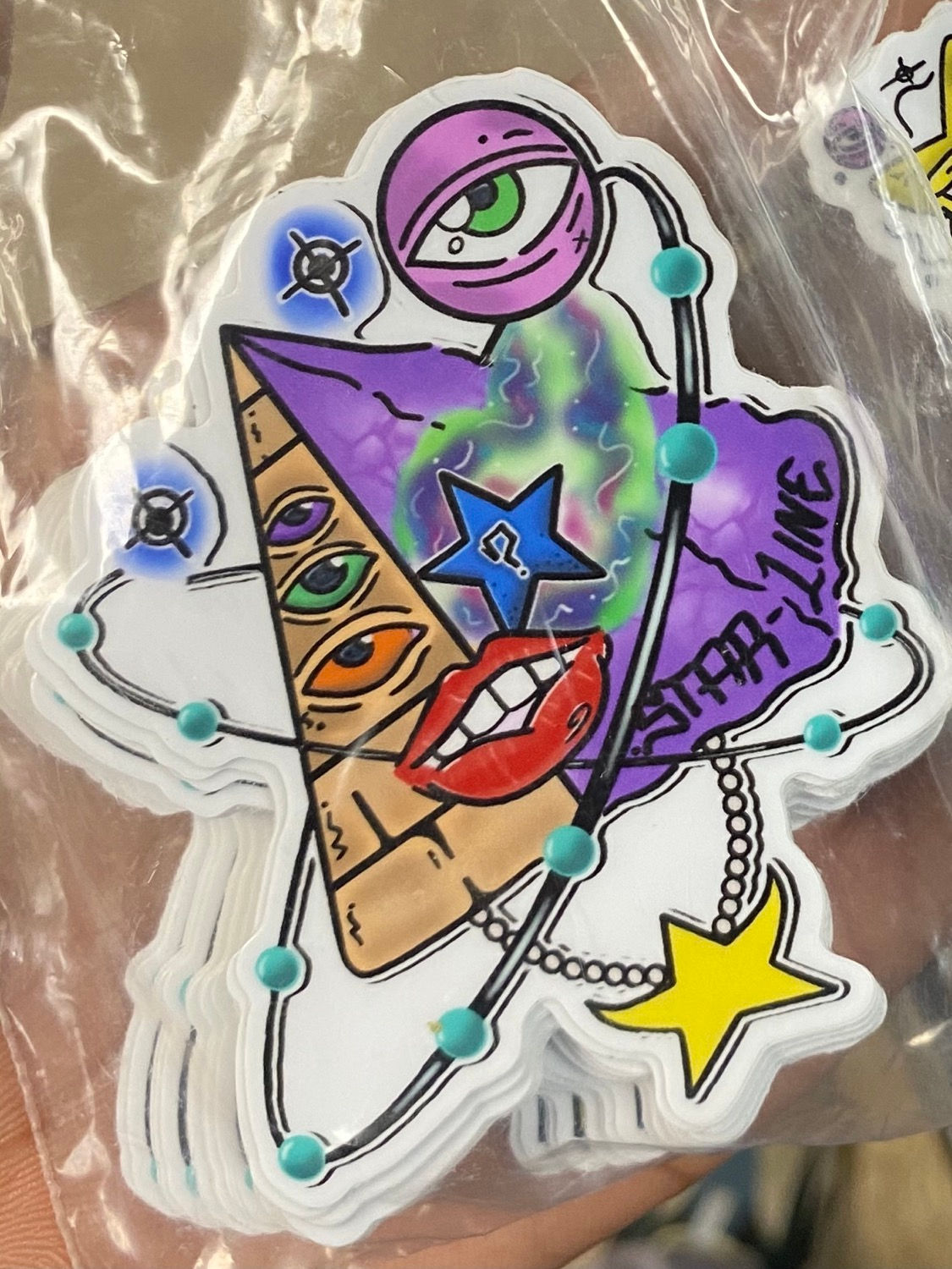 STARLINE PYRAMID STICKER