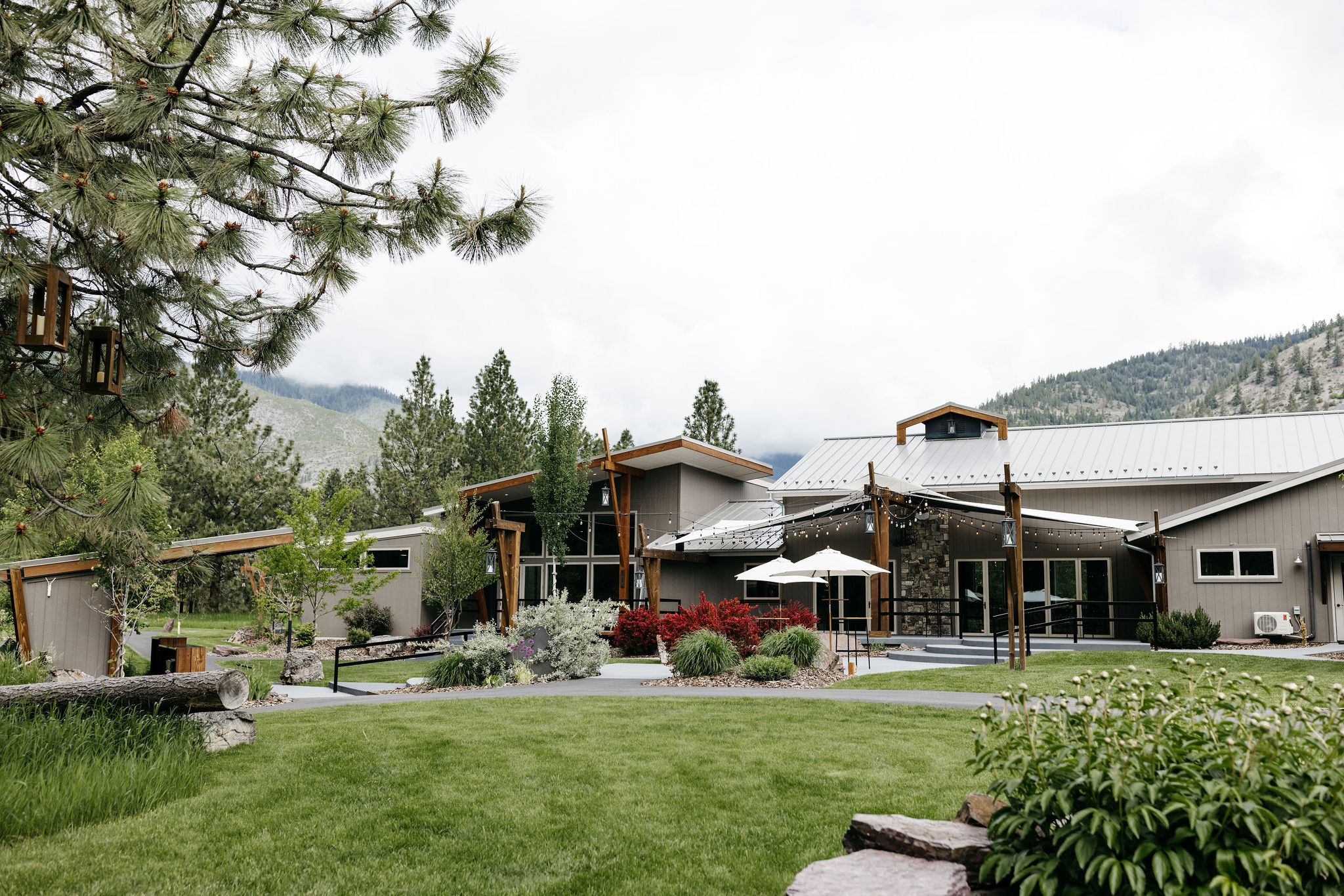 White Raven Venue & Retreat - Business Photo