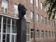 «Ինքը սարսափելի չարիք է մեր կրթության համար, պետք է գնա. տնօրենի խառնակիչ բնույթի պատճառով ամբողջ կոլեկտիվը պառակտվել է». Թիվ 130 դպրոցի ուսուցչուհի. Aysor.am