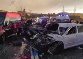 Крупная и трагическая автокатастрофа в Котайкской области. есть 3 погибших и 5 раненых