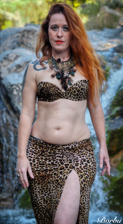 MUJER JAGUAR