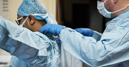 first-rule-of-the-operating-room-keep-it-clean-picture-id1151376157_k=6&m=1151376157&s=612