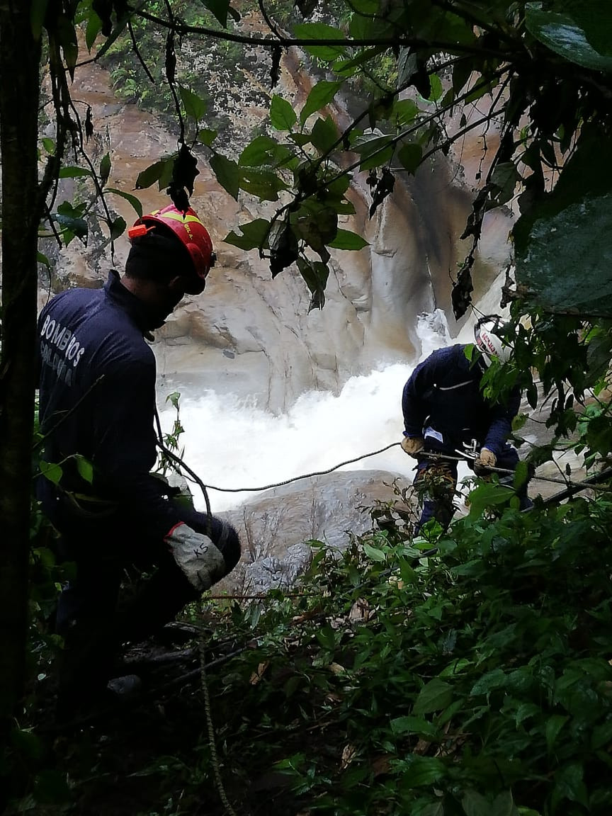 Acciones de rescate por parte de Bomberos Andes