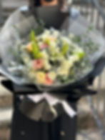 縮圖：白百合白玫瑰花束（可選支數） White Lily Classic Bouquet WLYWH6
