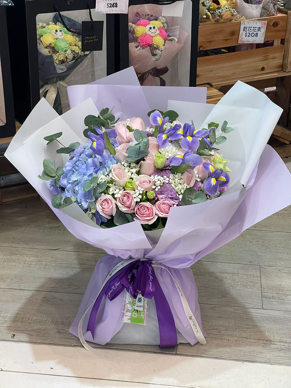 縮圖：玫瑰繡球愛麗絲玫瑰花束 Rose Hydrangea Iris Bouqeut