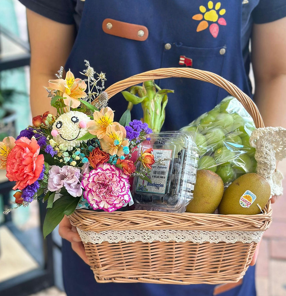 鮮花生果禮籃 Flower and Fruit Hamper FFH007