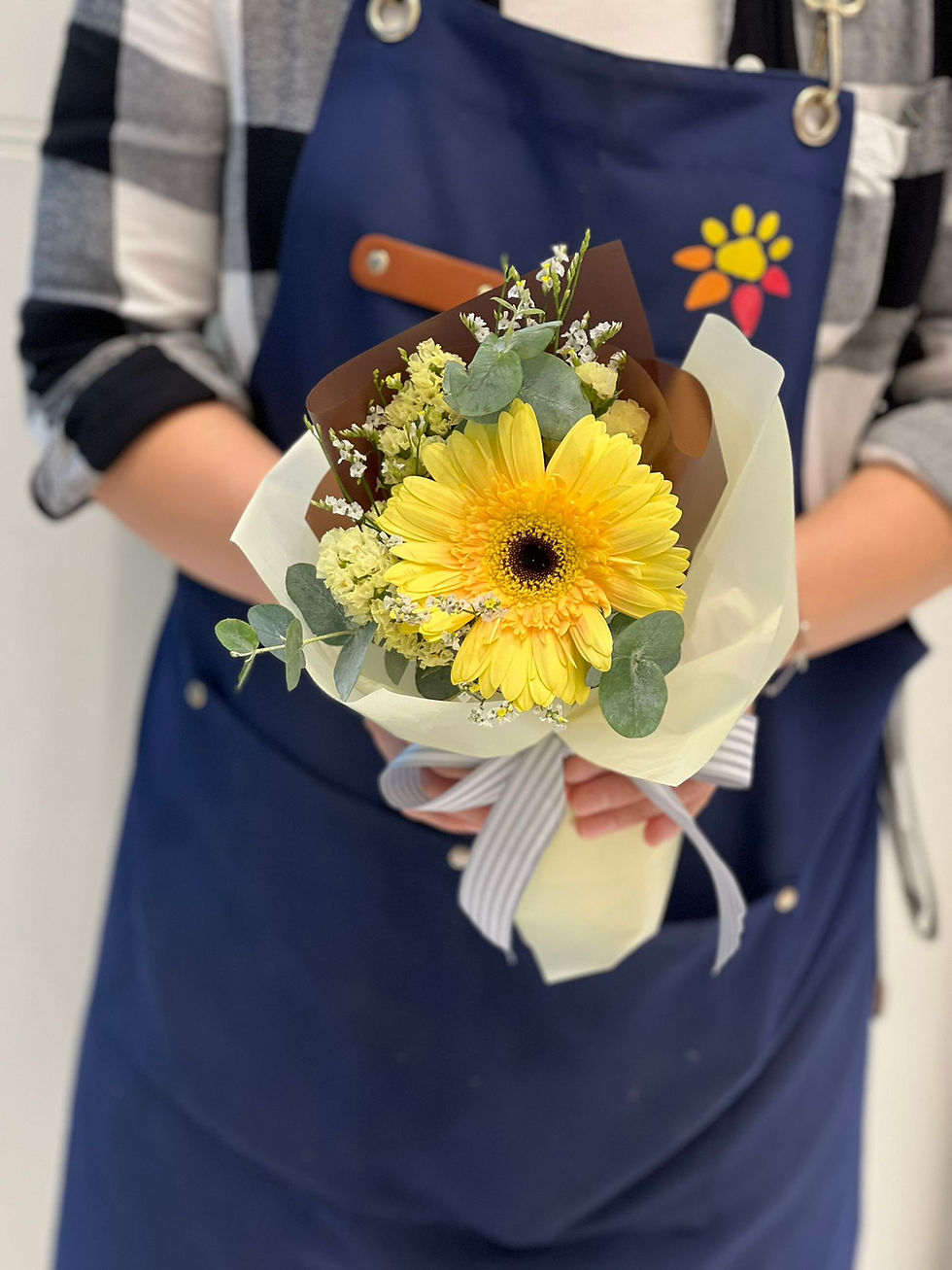 縮圖：single Gerbera bouquet