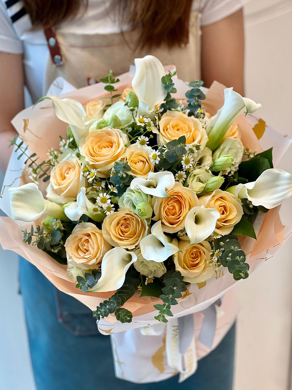 縮圖：馬蹄蘭香檳玫瑰花束 