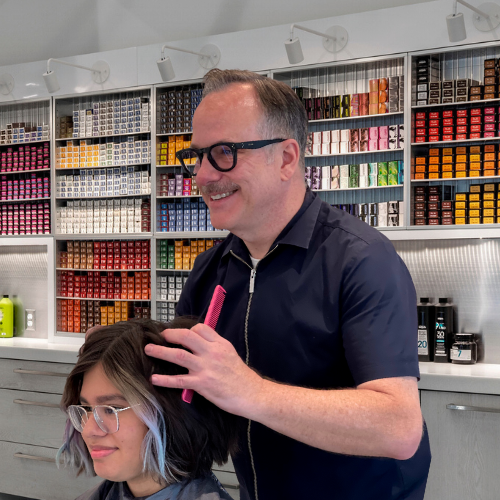 Alan - Hue Salon.png