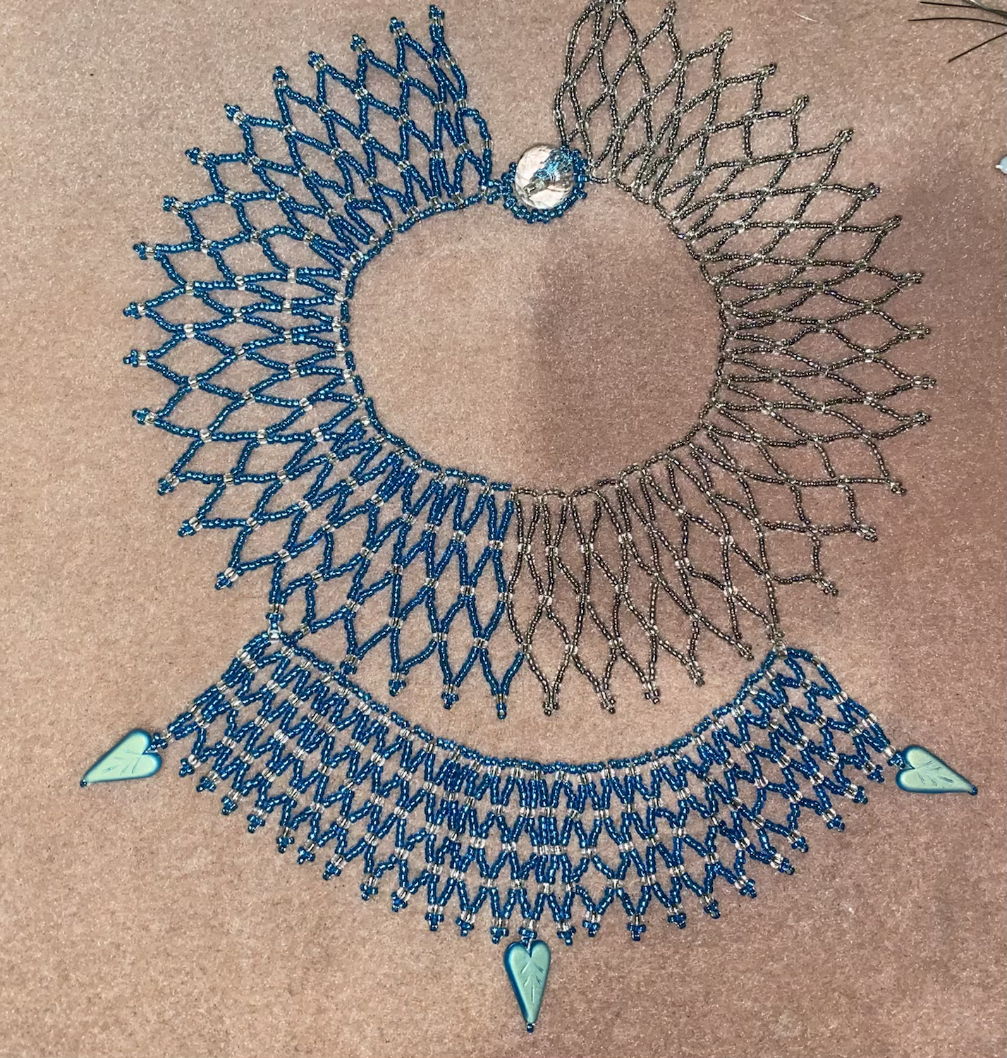 3 hearts Netted collar