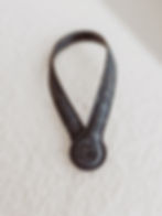 Shirtup Stillclip aus Kork in der Farbe Anthrazit