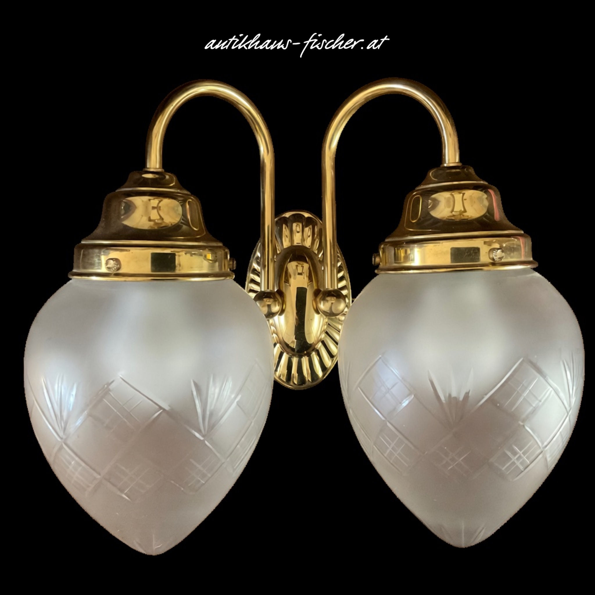 Jugendstil Wandlampe Glasschirme geschliffen