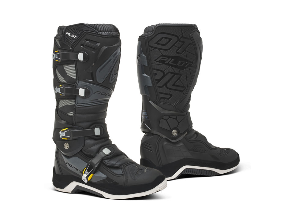 Forma Pilot MX Boots