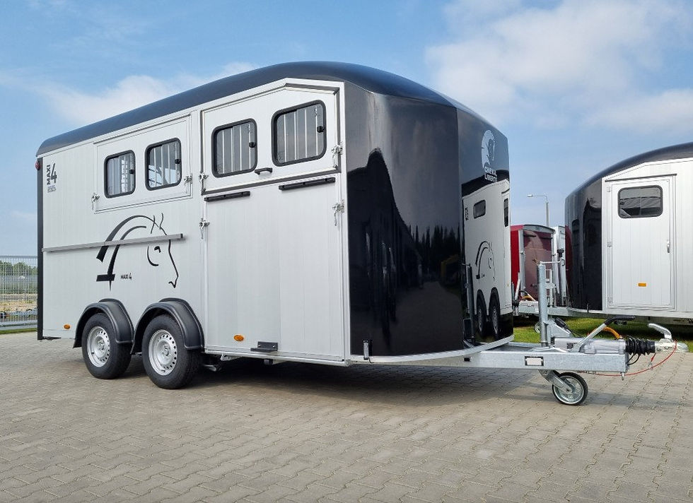 Miniaturbild: Liberté Maxi 4 Pferdeanhänger (Optimax) mit Seitenrampe und Sattelkammer