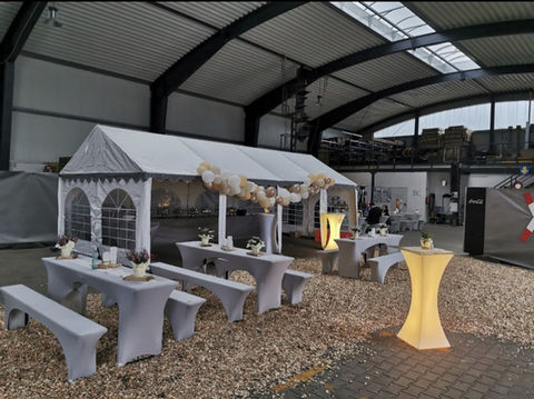 Biertische mit Husse