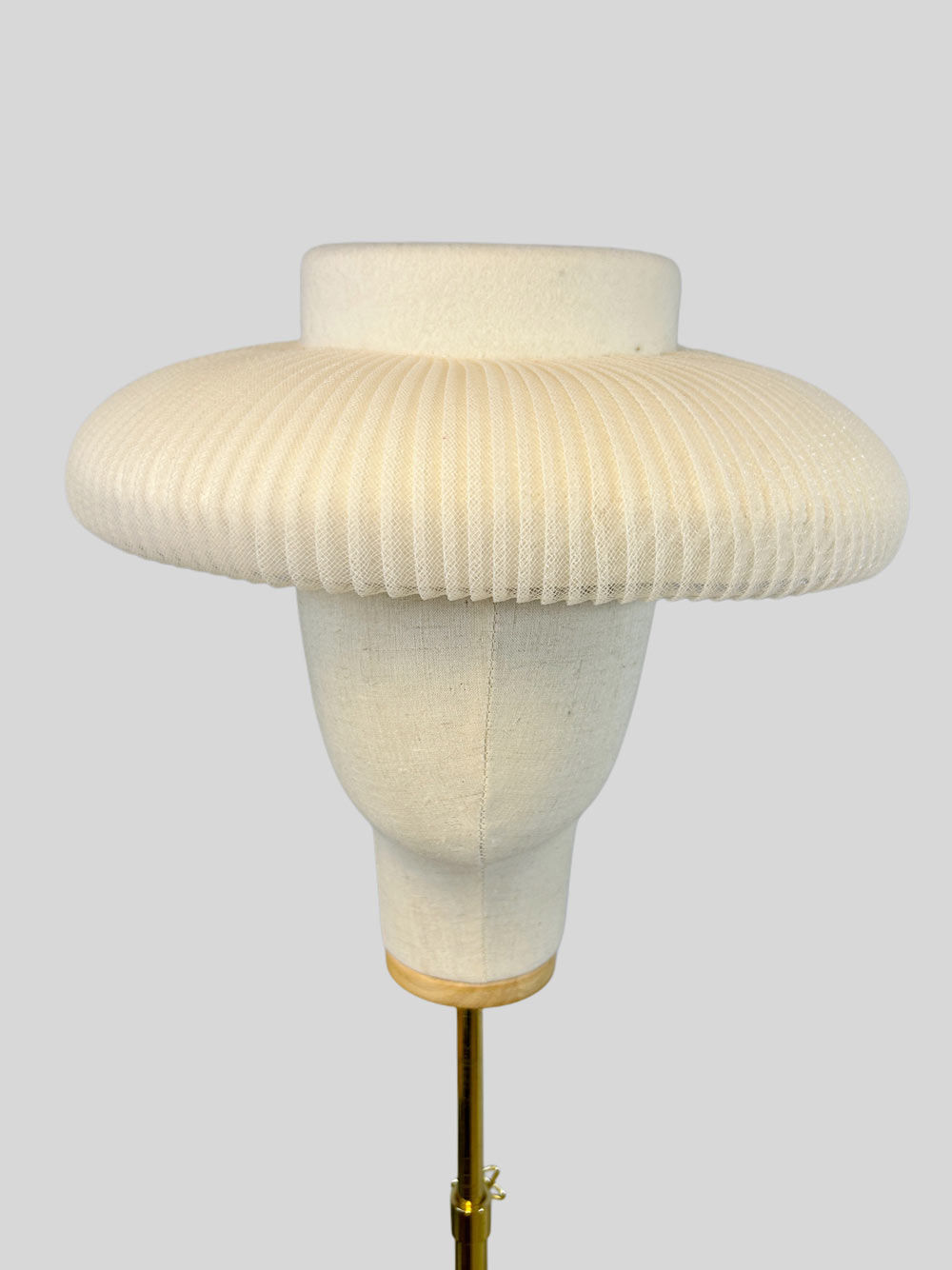 Snowdonia - Ivory Hat with Crinoline