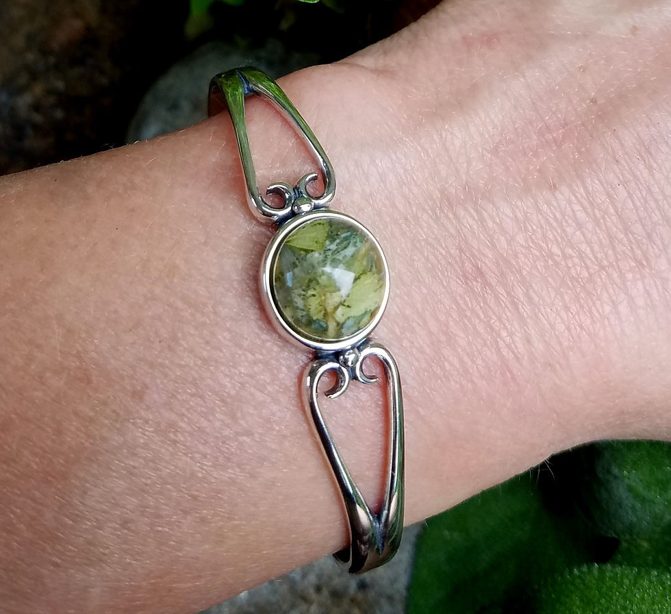 Thumbnail: Cabochon Cuff Bracelet - PRIMROSE