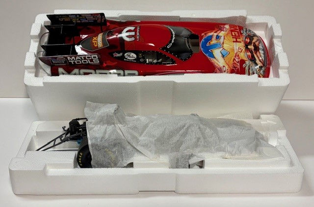 1/16th scale 2006 Gary Scelzi OAKLEY Red Camo Dodge Stratus RT NHRA Funny Car