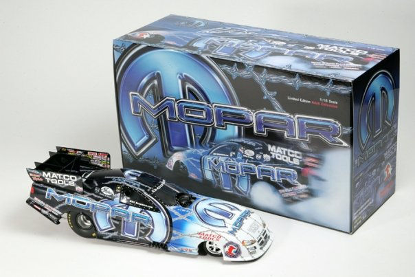 Thumbnail: 1/16th Whit Bazemore 2003 MOPAR MILE HIGH Dodge Stratus RT NHRA Funny Car