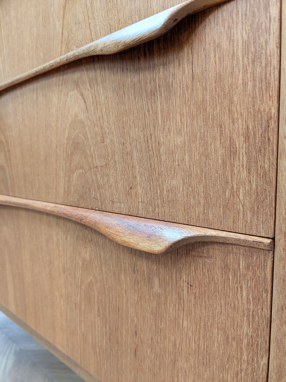 Thumbnail: Enfilade scandinave SForm en bois teck dans un salon