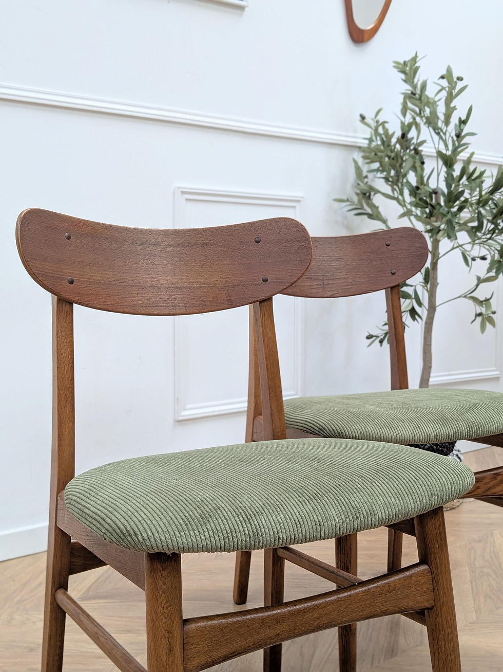 Miniature : Paire de Chaises Scandinaves Teck Années 60 - Détail