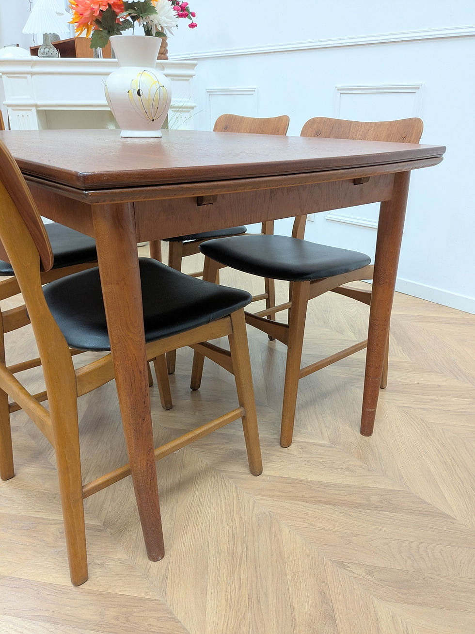 Miniature : Table à manger Teck Danois extensible 60s - Vue côté droit