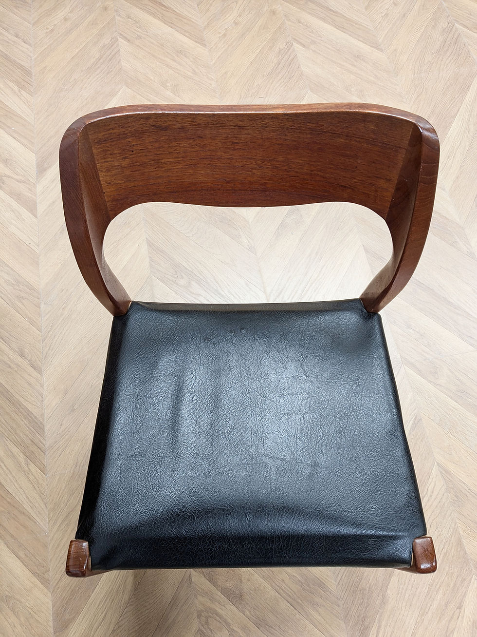 Miniature : Chaise Niel Otto Moller a l'unité - Vue du dessus