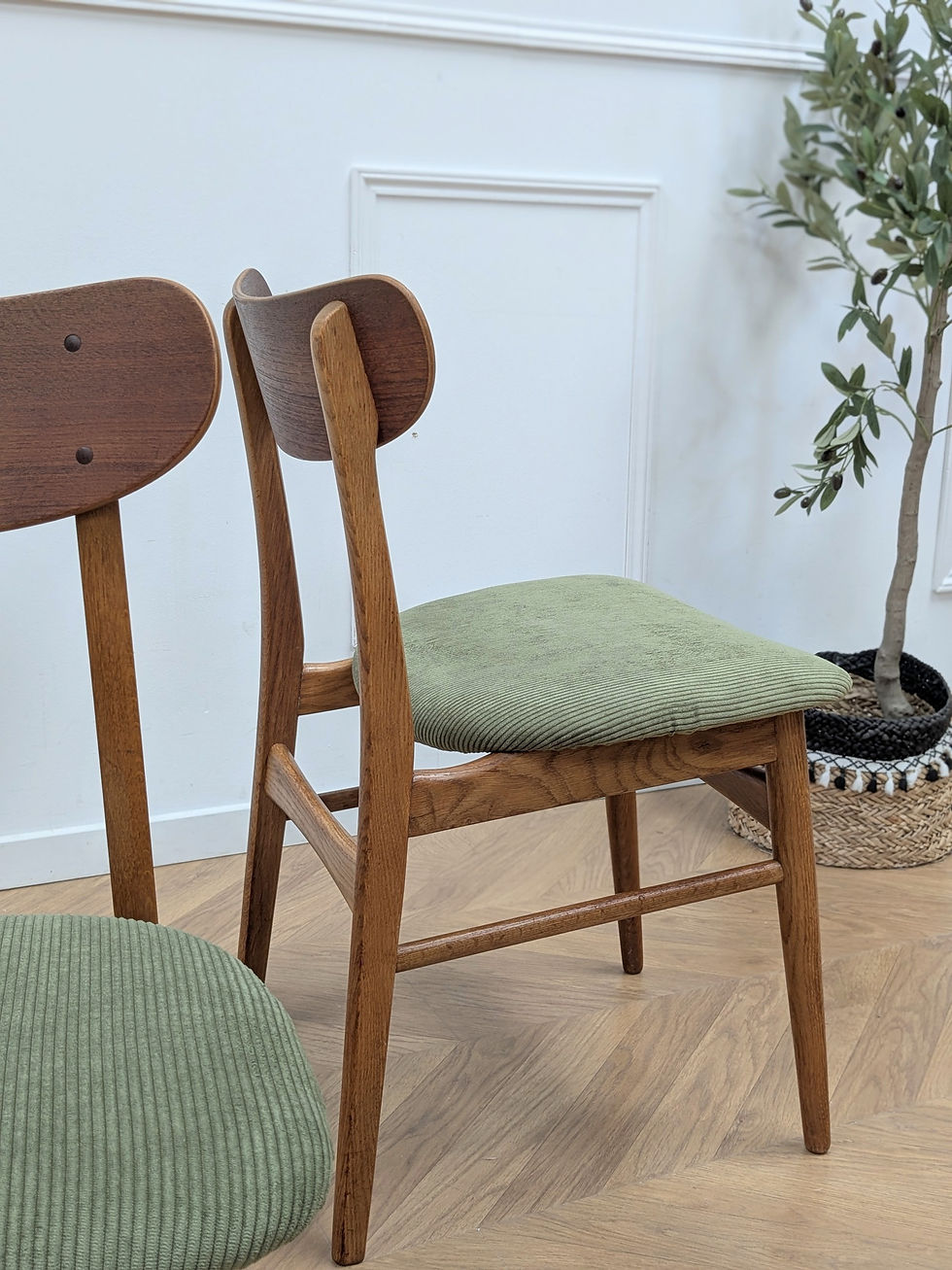 Miniature : Paire de Chaises Scandinaves Teck Années 60 - Détail