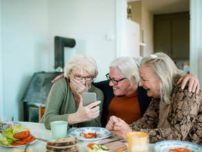 8 Healthy Aging Tips for Senior Women