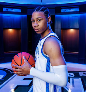 Mason Williams Signs with UK