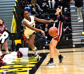 PHOTO GALLERY:  Middlesboro Lady Jackets Drop to Harlan County 66-40 Friday Night