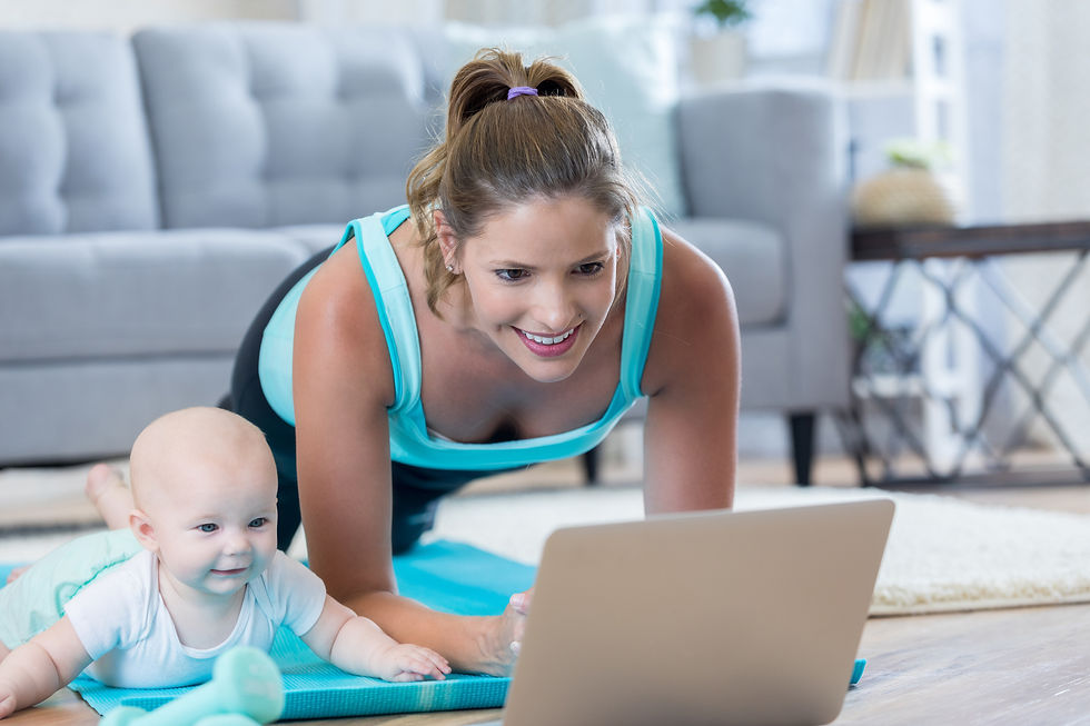 Mama trainiert online mit Baby - fit-athome.ch