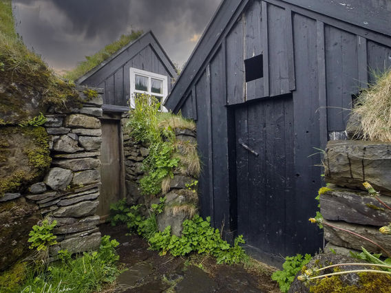 Iceland Earth Homes Cb.jpg