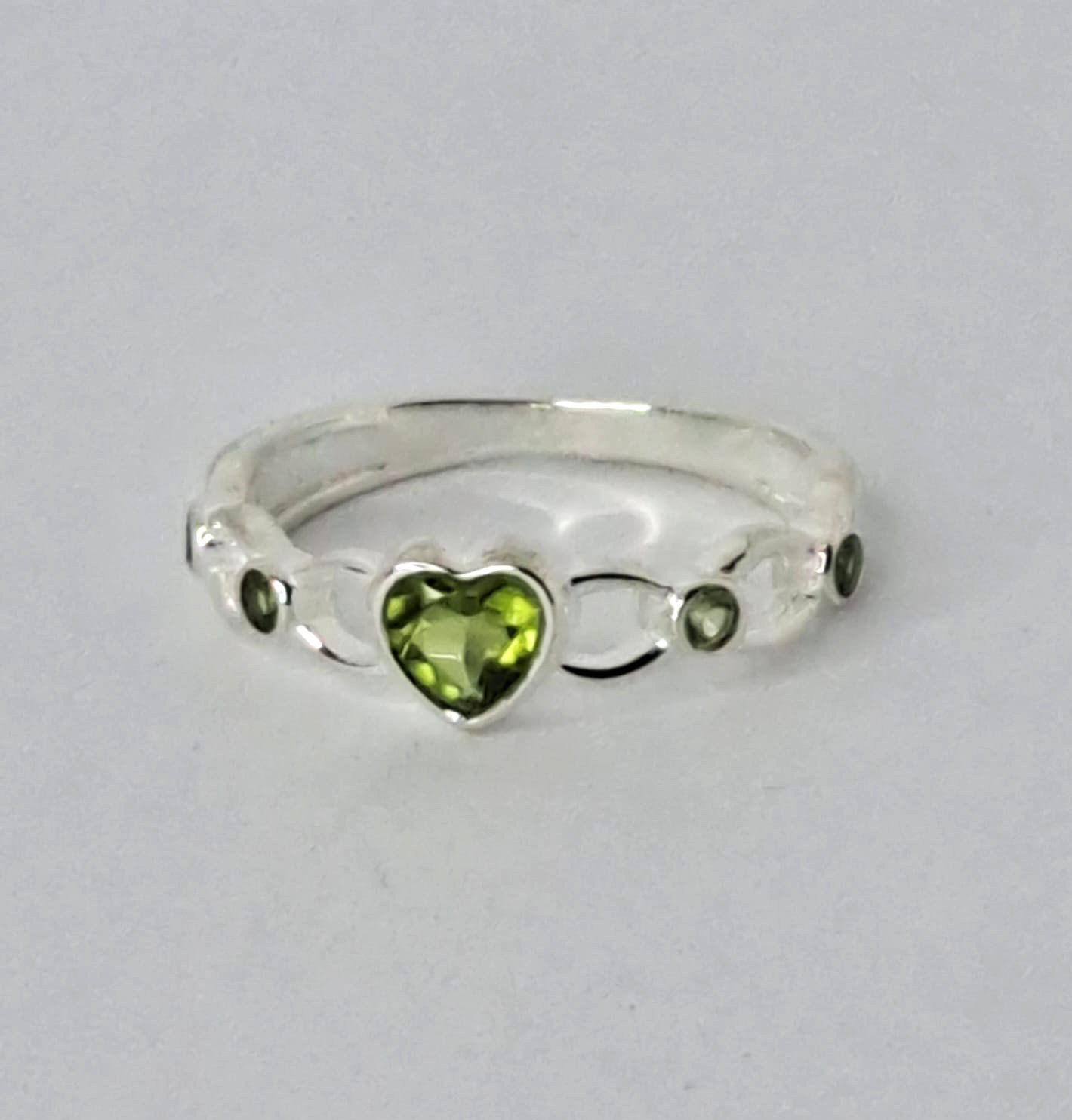 Rhodium Plated Sterling Silver Heart with Peridot Ring