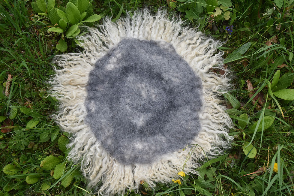 Miniaturbild: Sitzfellchen, gefilzt