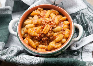 Gnocchi al ragù.jpg