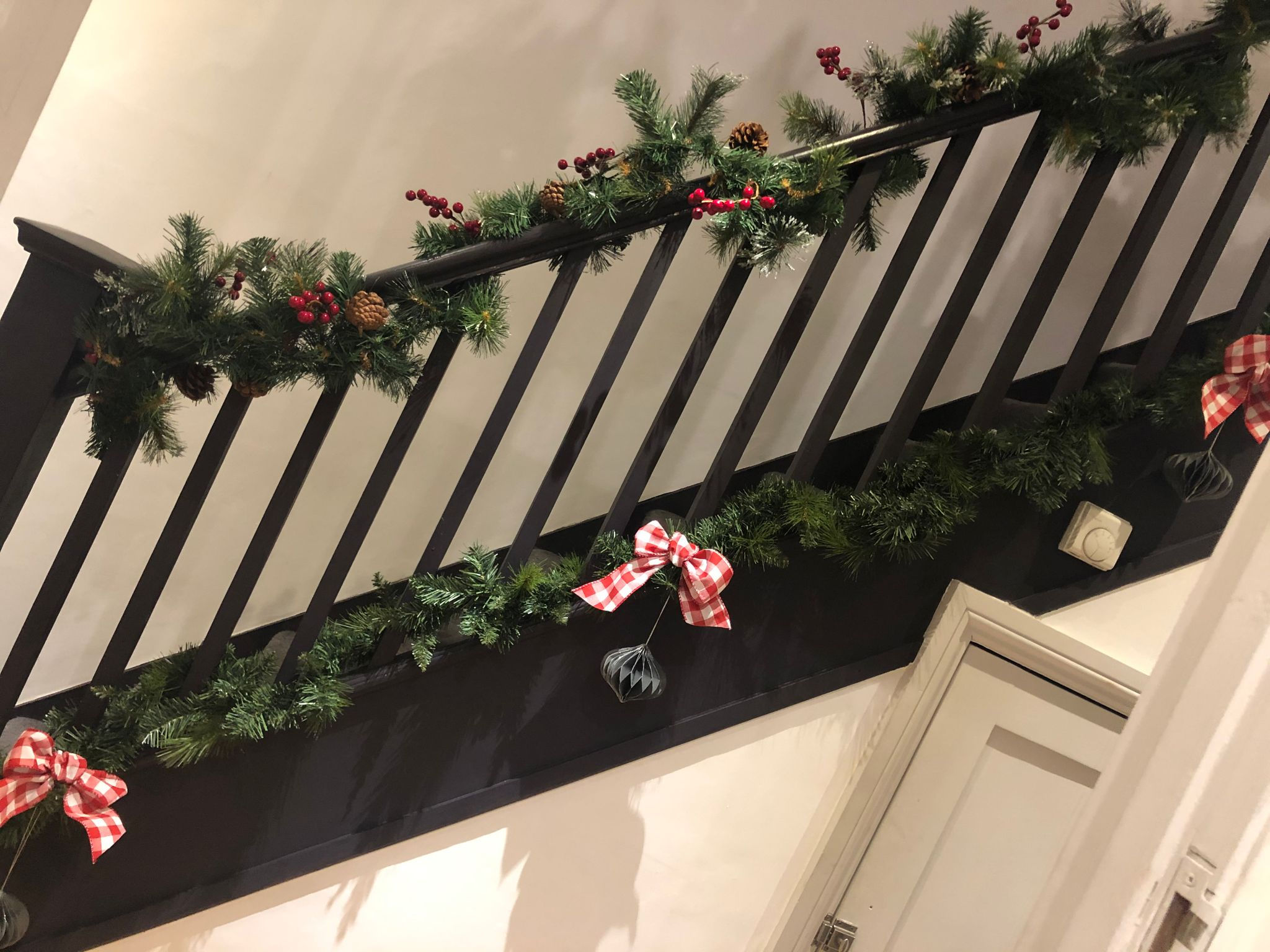 Stair Xmas Garland - Bows & Holly (5 Foot)