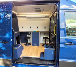VW Crafter Tierarzt ET Service Ausbau - Labor im Fond