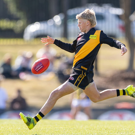 SENIOR MEN'S WEEKEND WRAP