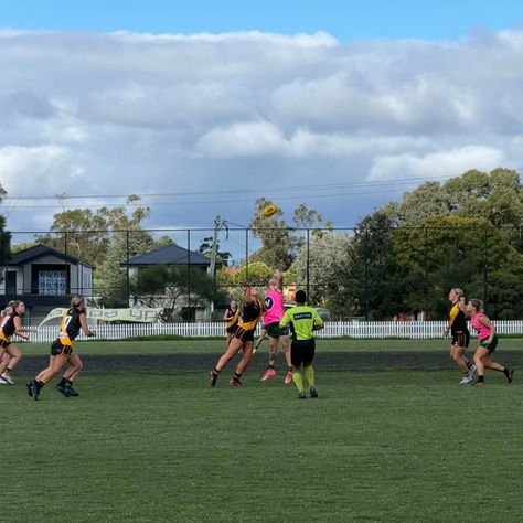SENIOR WOMEN'S WEEKEND WRAP